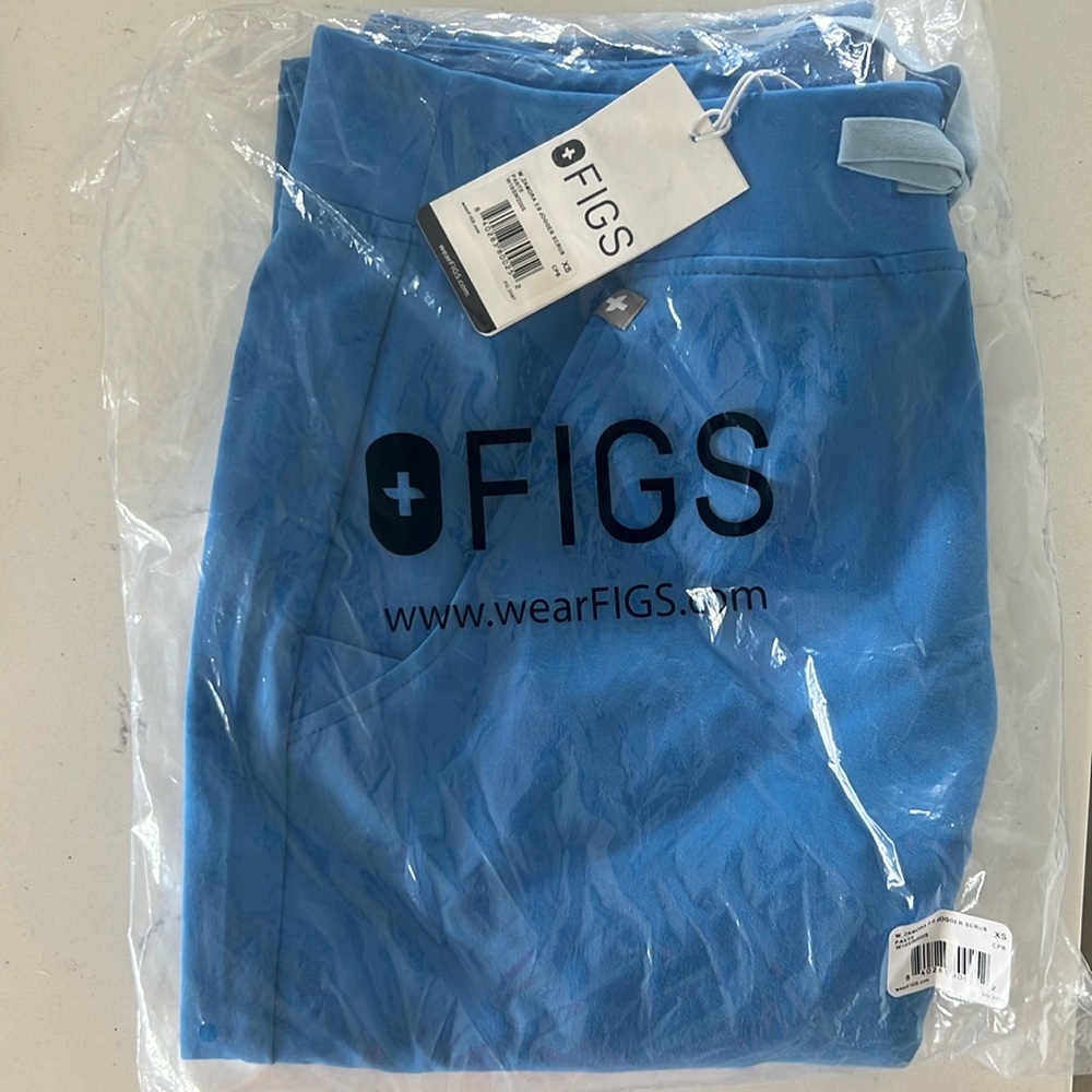 FIGS Zamora Jogger in Capri Blue